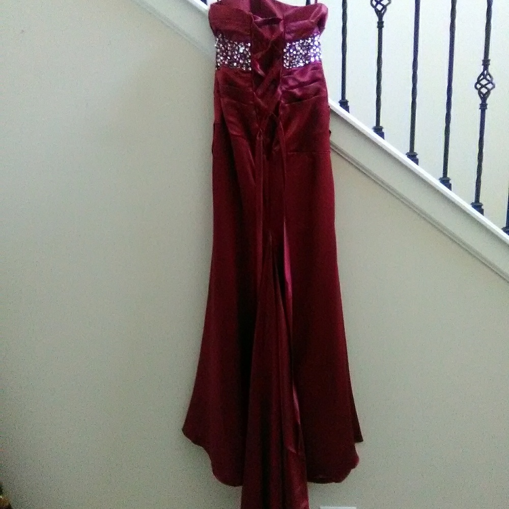Fitting, maxi evening dress